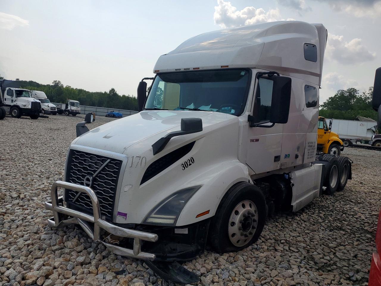 4V4NC9TH9KN215972 · 2019 VOLVO VN
