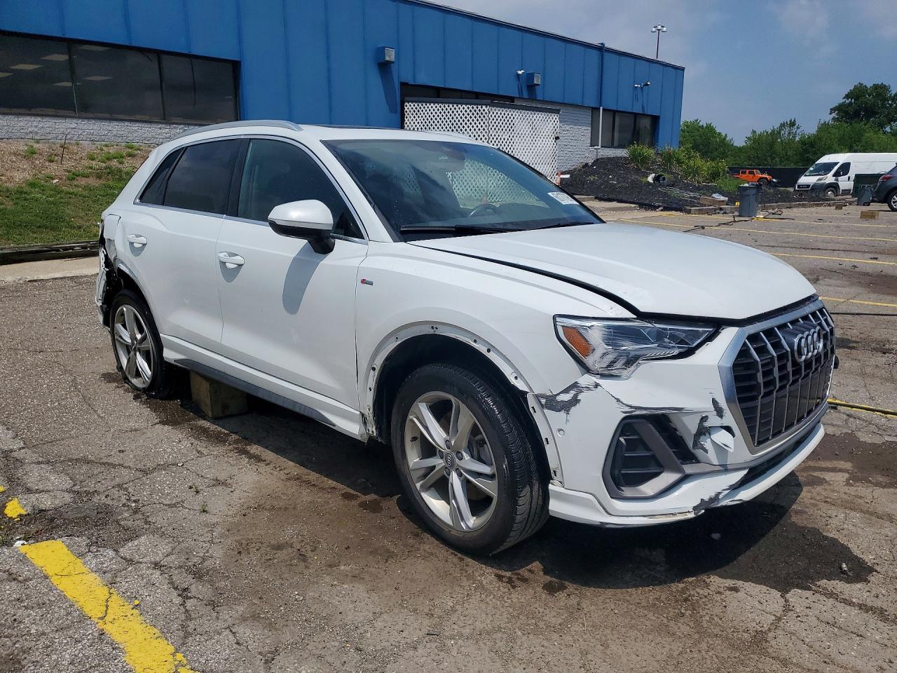 WA1EECF31M1014820 · 2021 AUDI Q3 · 4/14