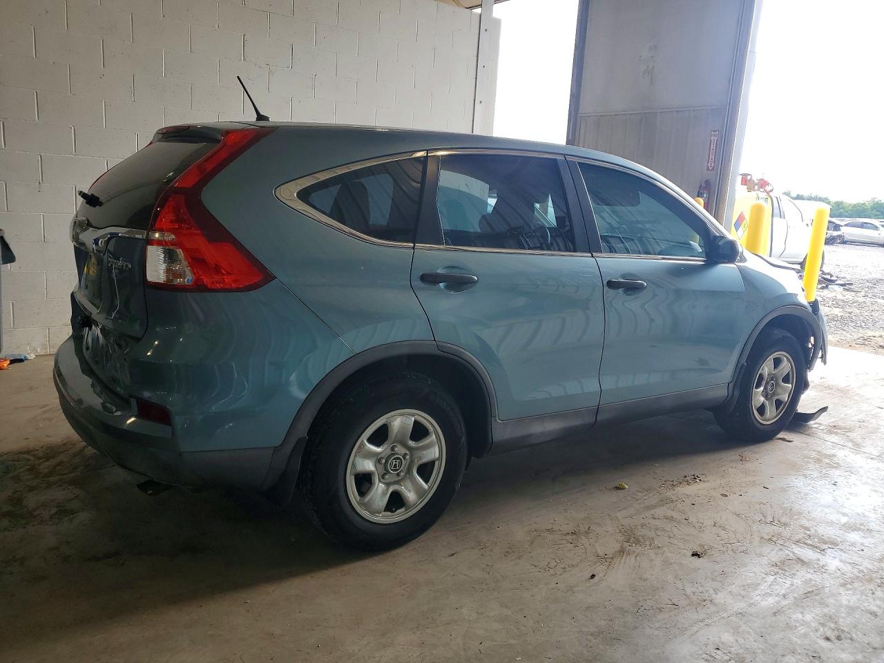 2HKRM4H32FH635668 · 2015 HONDA CR-V · 3/13
