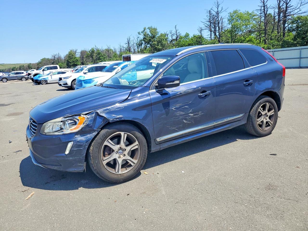 2015 VOLVO XC60