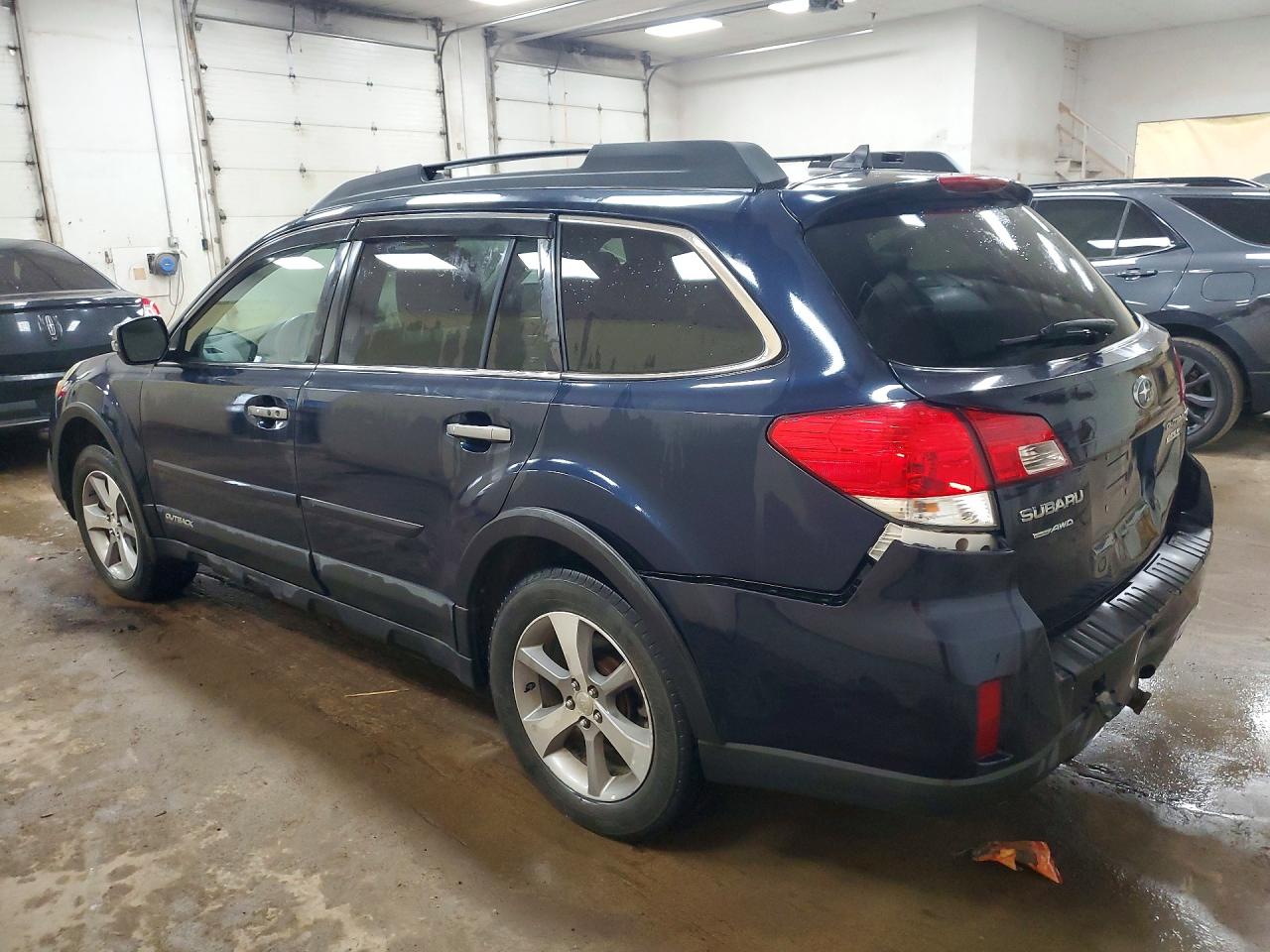 4S4BRBPC3E3202617 · 2014 SUBARU OUTBACK · 2/13