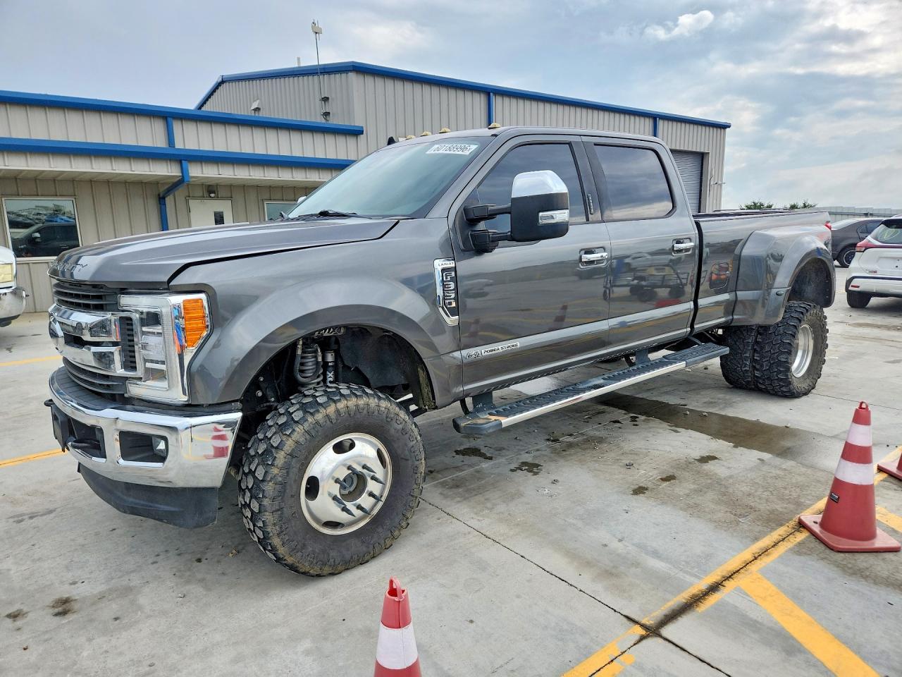 1FT8W3DT6KEE63693 · 2019 FORD F350
