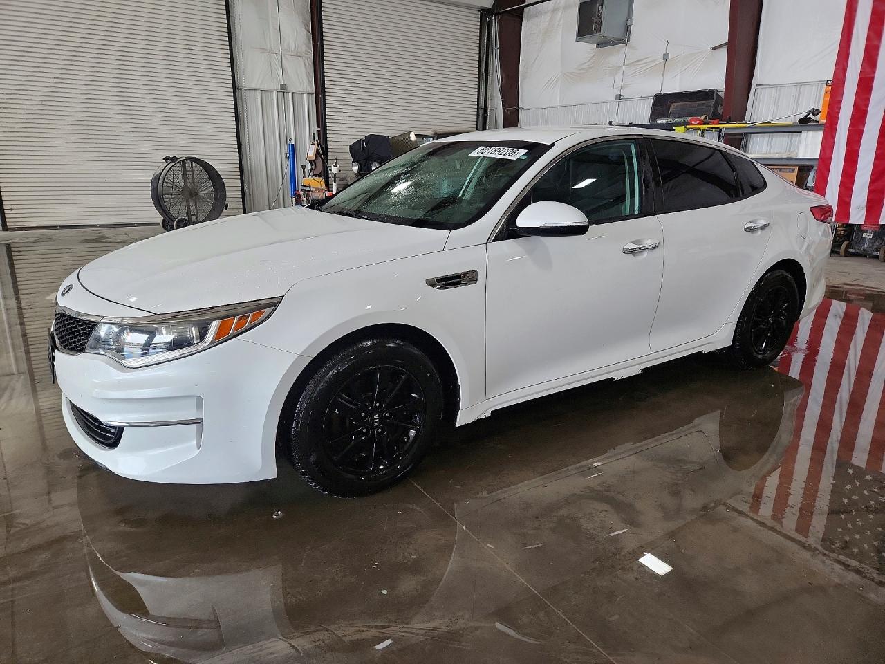 5XXGT4L37HG154184 · 2017 KIA OPTIMA