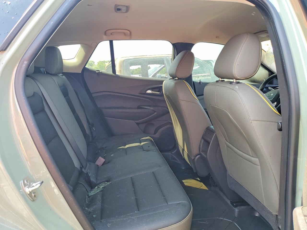 KL77LKEP9SC186918 · 2025 CHEVROLET TRAX · 11/13