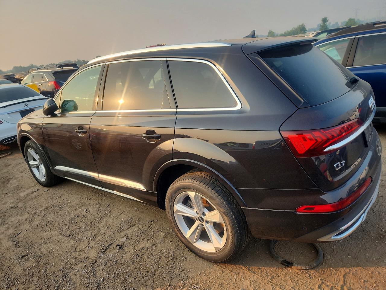 WA1LJAF79MD032443 · 2021 AUDI Q7 · 2/12
