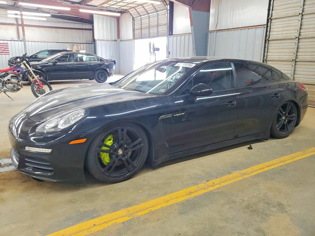WP0AD2A77GL040584 · 2016 PORSCHE PANAMERA