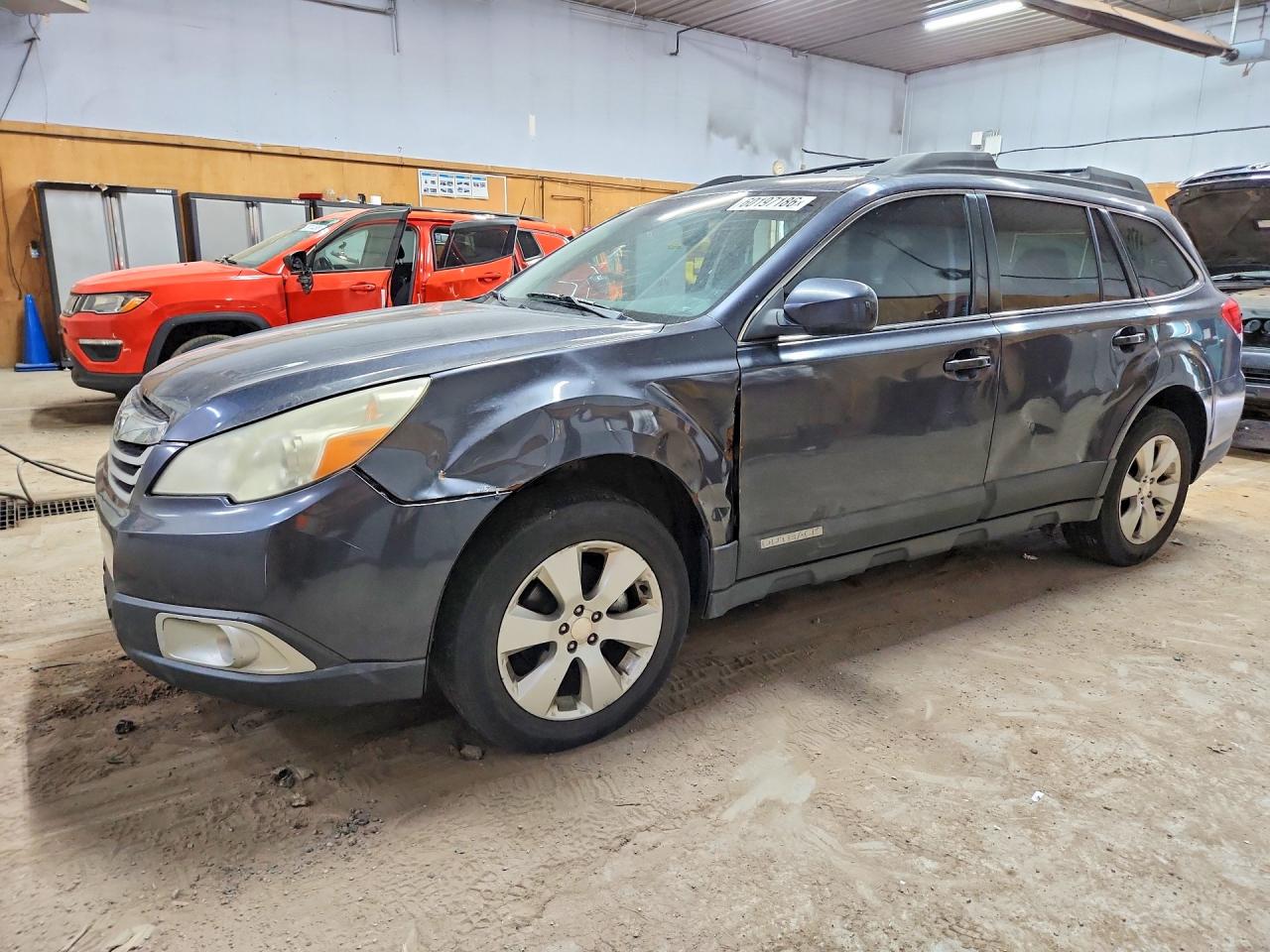 4S4BRCKC5B3324713 · 2011 SUBARU OUTBACK