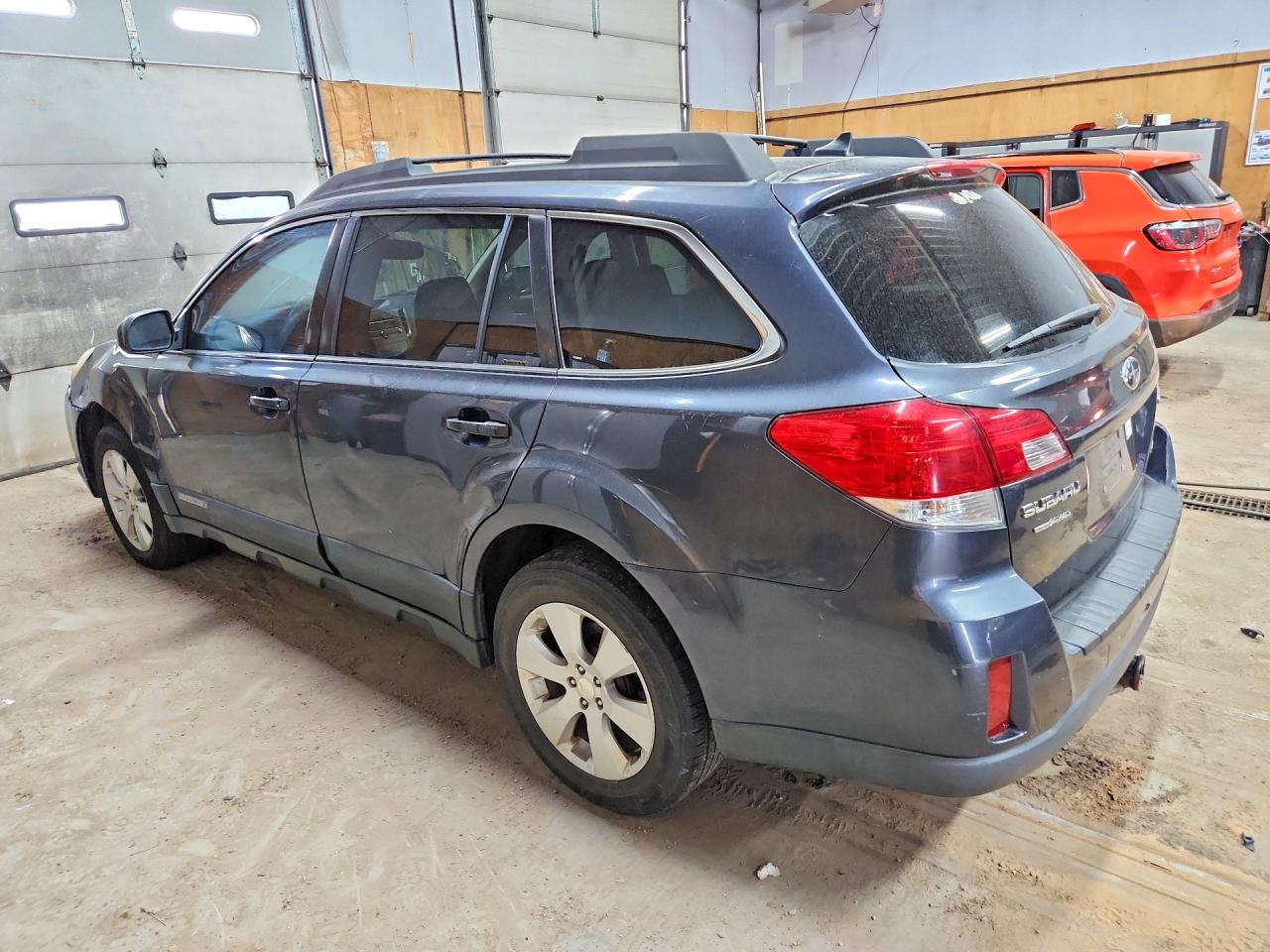4S4BRCKC5B3324713 · 2011 SUBARU OUTBACK · 2/12