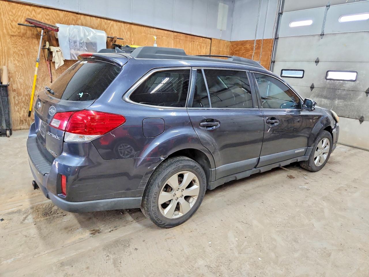 4S4BRCKC5B3324713 · 2011 SUBARU OUTBACK · 3/12