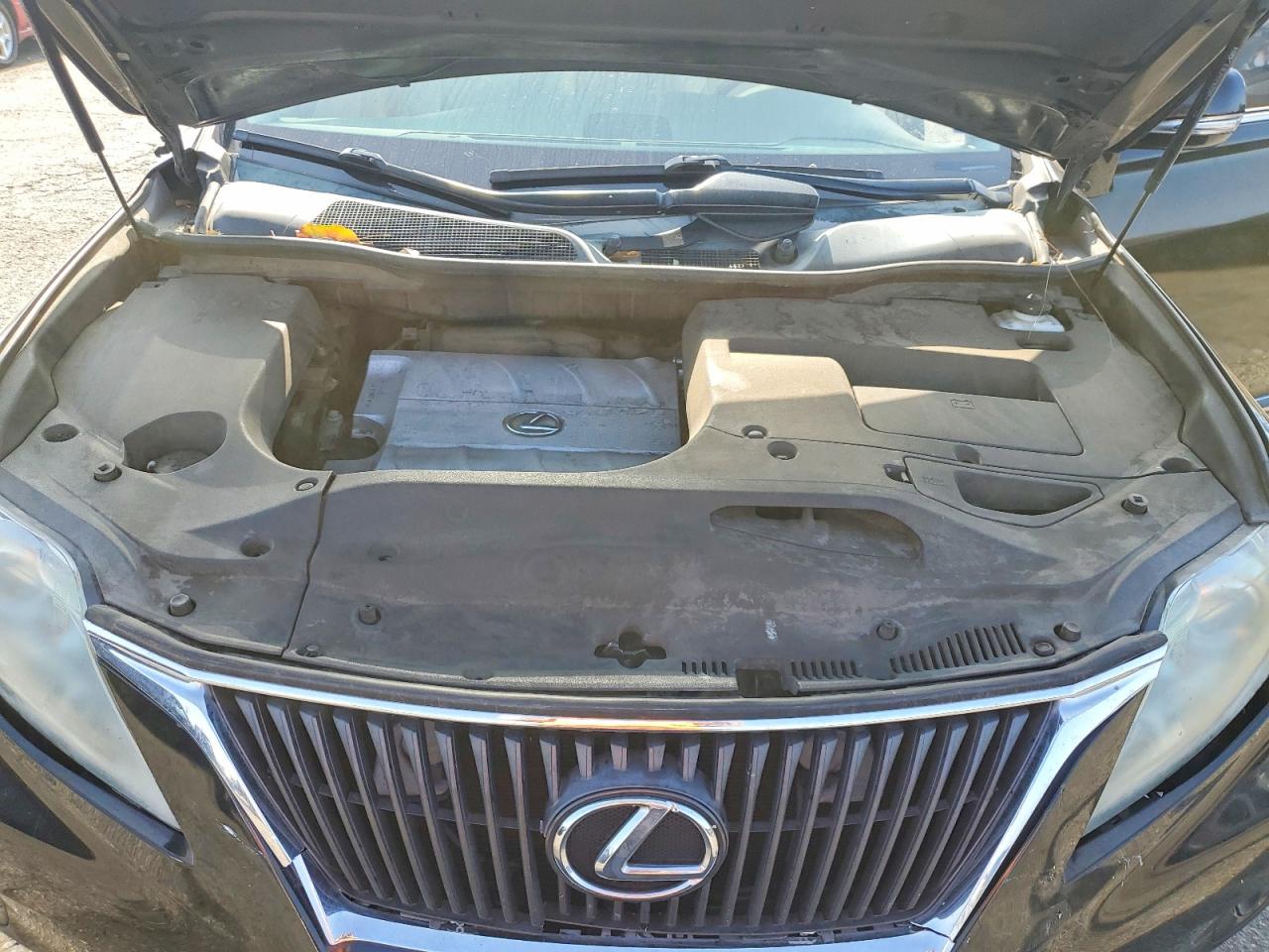 2T2ZK1BA5BC057618 · 2011 LEXUS RX · 12/13