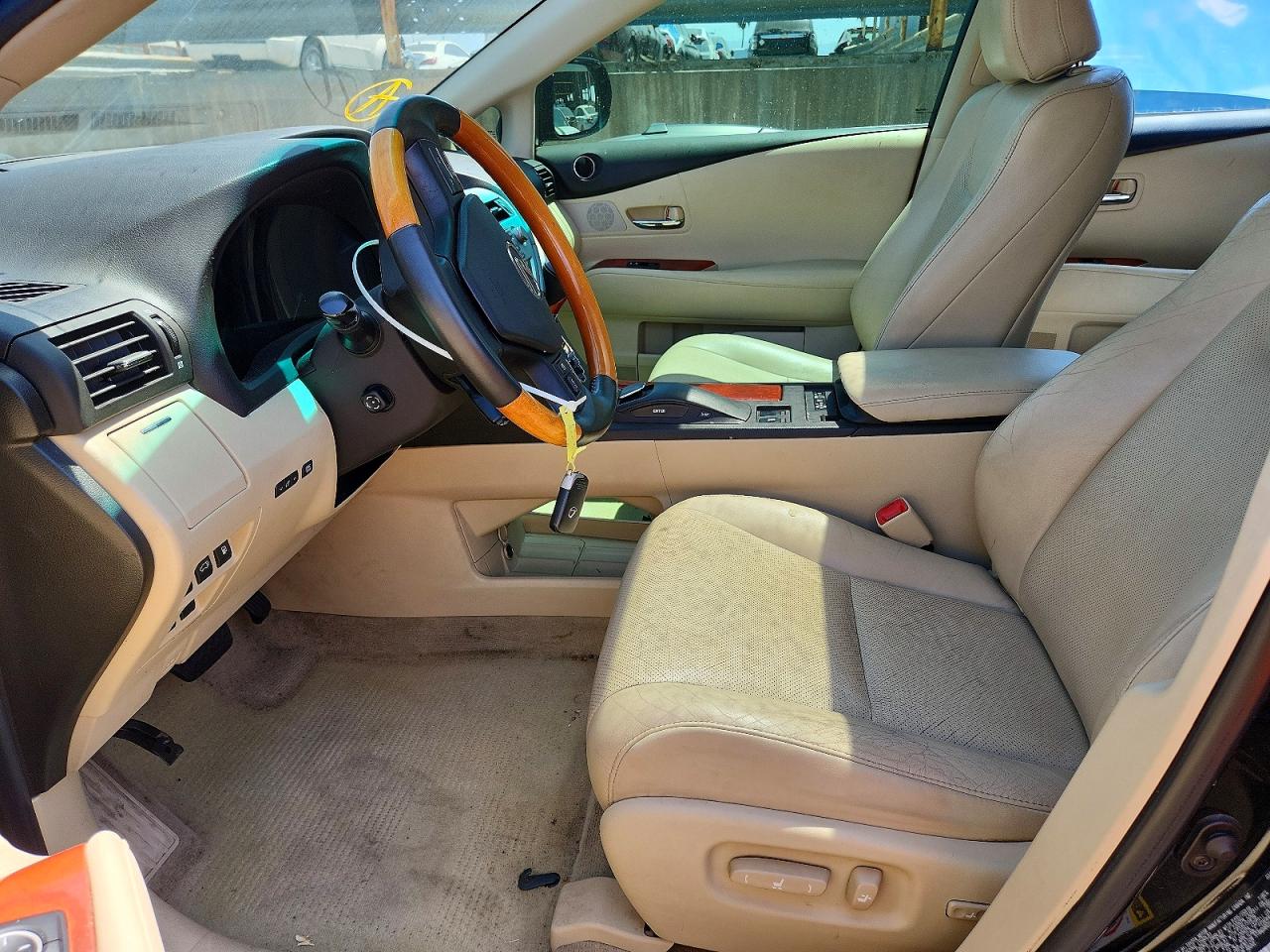 2T2ZK1BA5BC057618 · 2011 LEXUS RX · 7/13