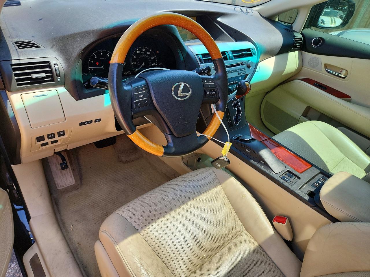 2T2ZK1BA5BC057618 · 2011 LEXUS RX · 8/13