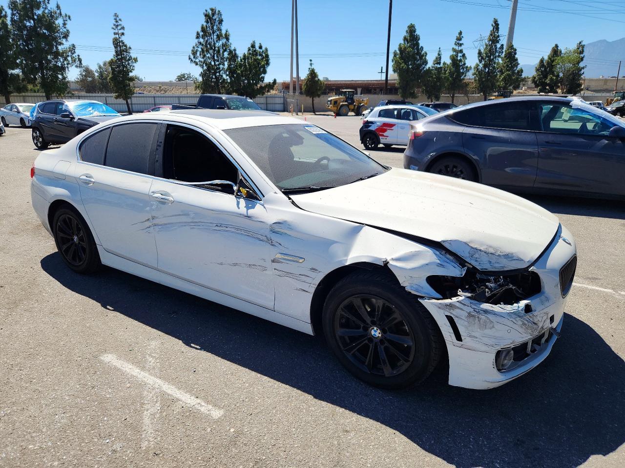 WBA5A5C58GD527095 · 2016 BMW 528 · 4/12