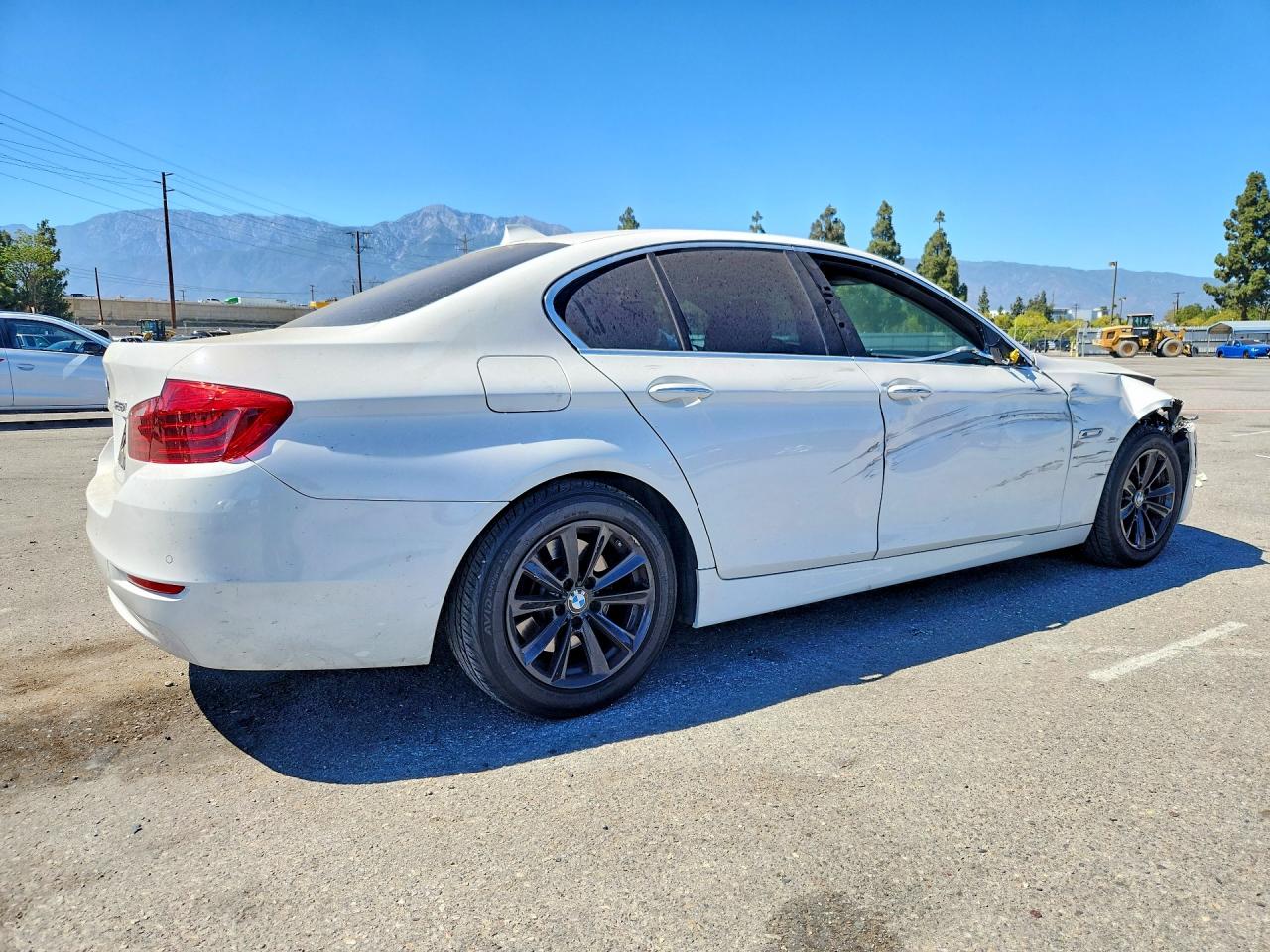 WBA5A5C58GD527095 · 2016 BMW 528 · 3/12