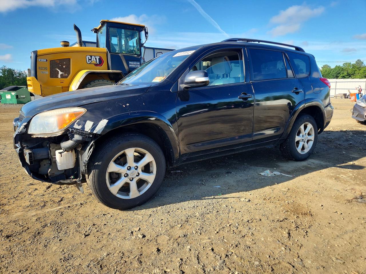 JTMDK4DV7BD018032 · 2011 TOYOTA RAV4