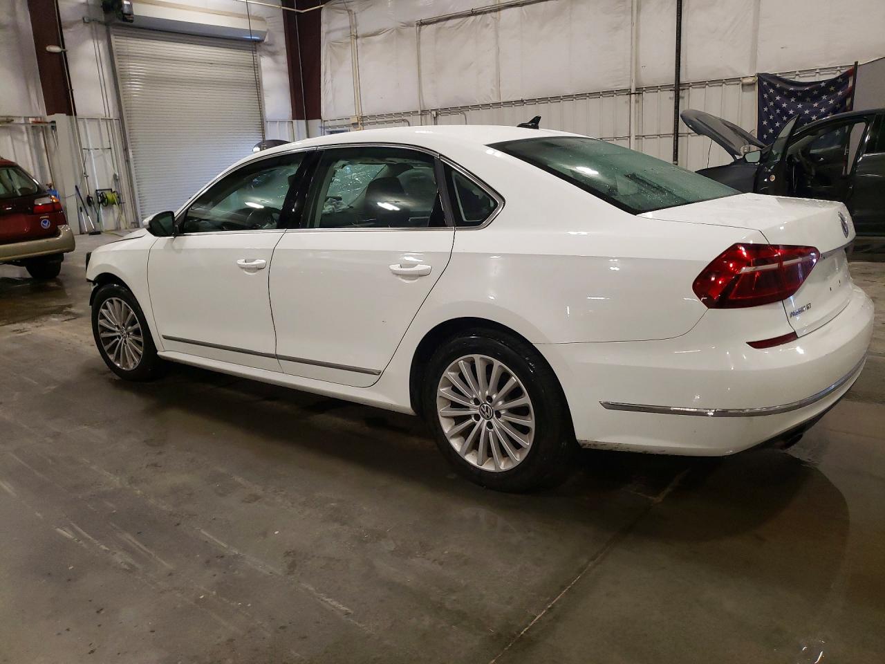 1VWBT7A38HC083055 · 2017 VOLKSWAGEN PASSAT · 2/13