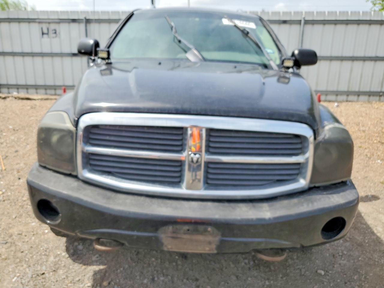 1D4HB48D04F133052 · 2004 DODGE DURANGO · 5/13