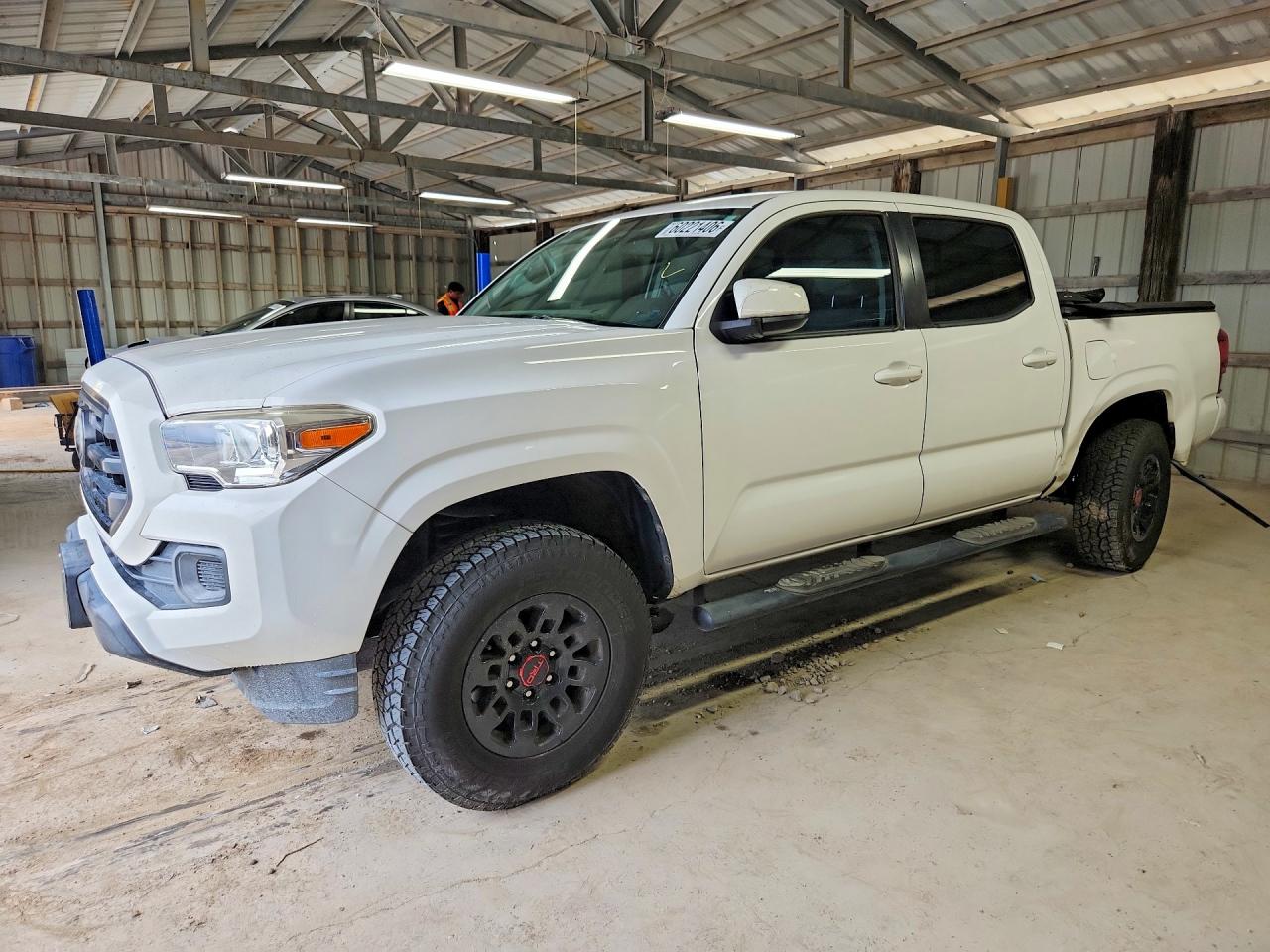 5TFAX5GN4KX134177 · 2019 TOYOTA TACOMA