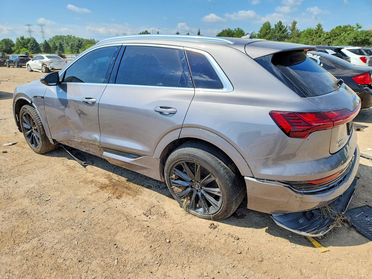 WA1AAAGE2MB006024 · 2021 AUDI E-TRON · 2/13