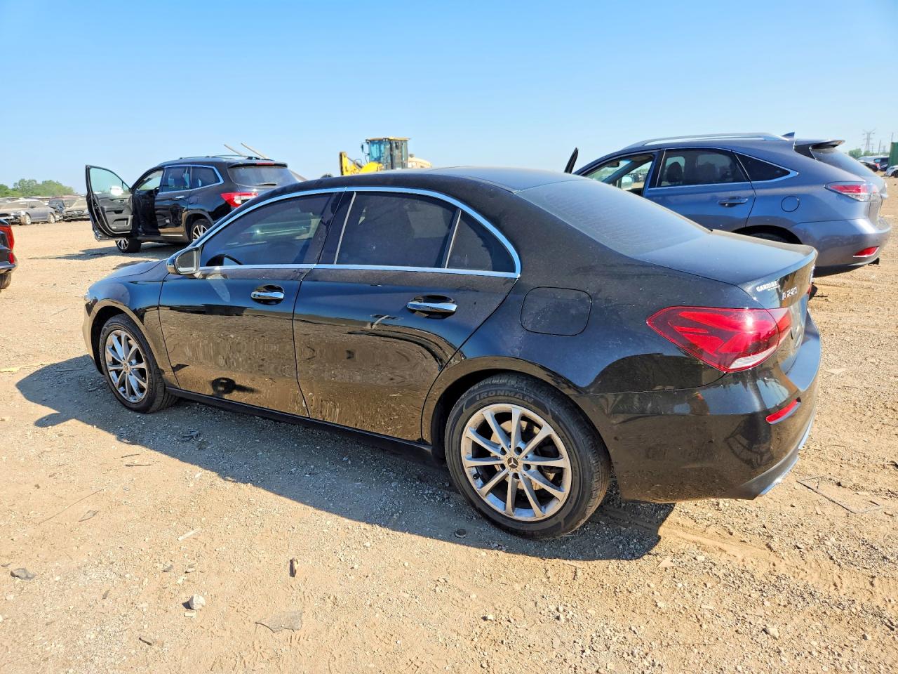WDD3G4FB2KW028977 · 2019 MERCEDES-BENZ A · 2/12