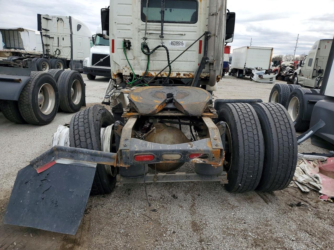4V4M19GFX6N439574 · 2006 VOLVO VN · 6/10