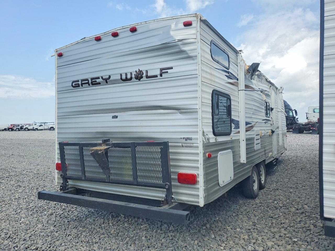 4X4TCKD29DX114405 · 2013 CHEROKEE BY FOREST R GREY WOLF SERIES · 4/10
