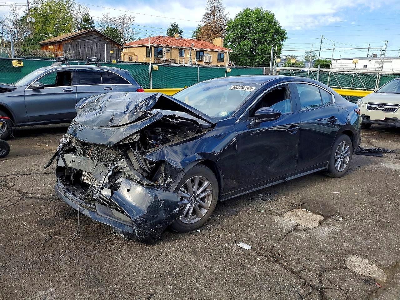 JM1BPAAL4M1344854 · 2021 MAZDA 3