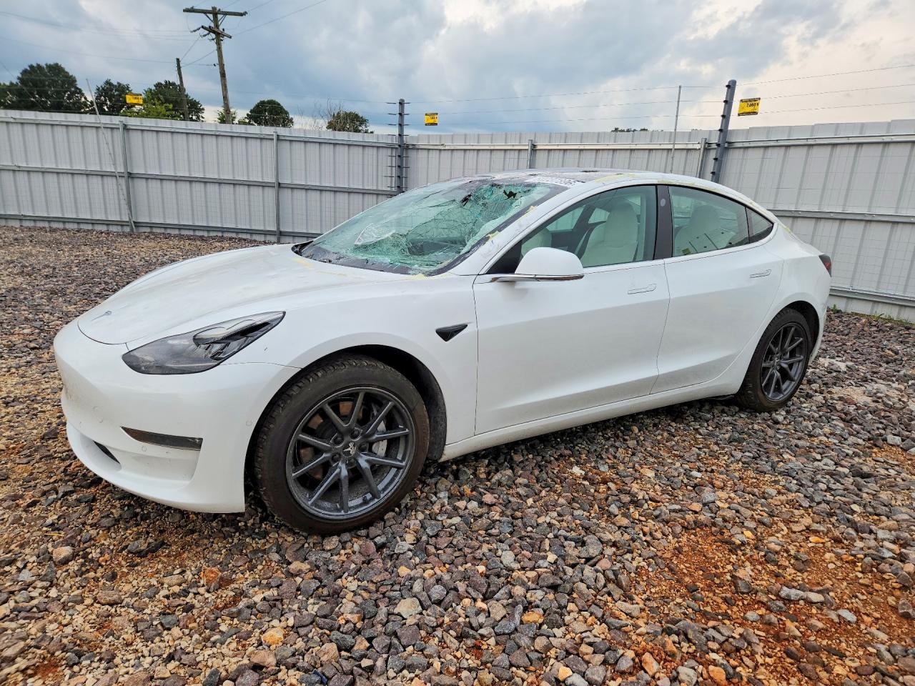 5YJ3E1EB2LF787800 · 2020 TESLA MODEL 3