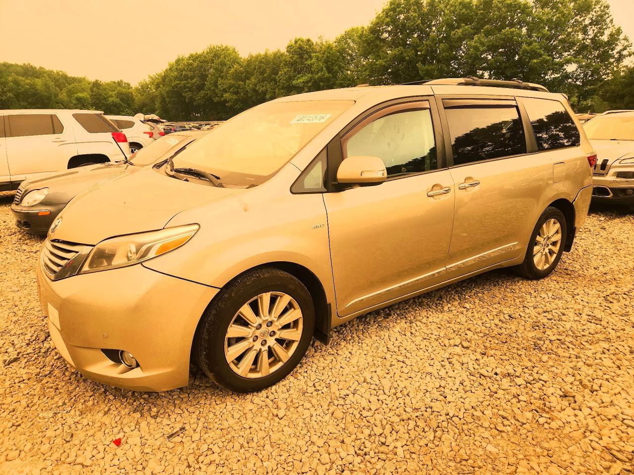 5TDDZ3DCXHS152874 · 2017 TOYOTA SIENNA