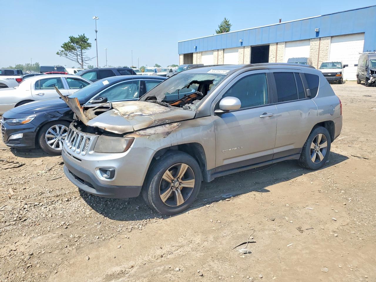 1C4NJDEBXGD764316 · 2016 JEEP COMPASS