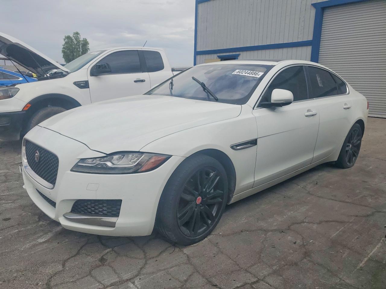 SAJBE4BV8GCY13557 · 2016 JAGUAR XF