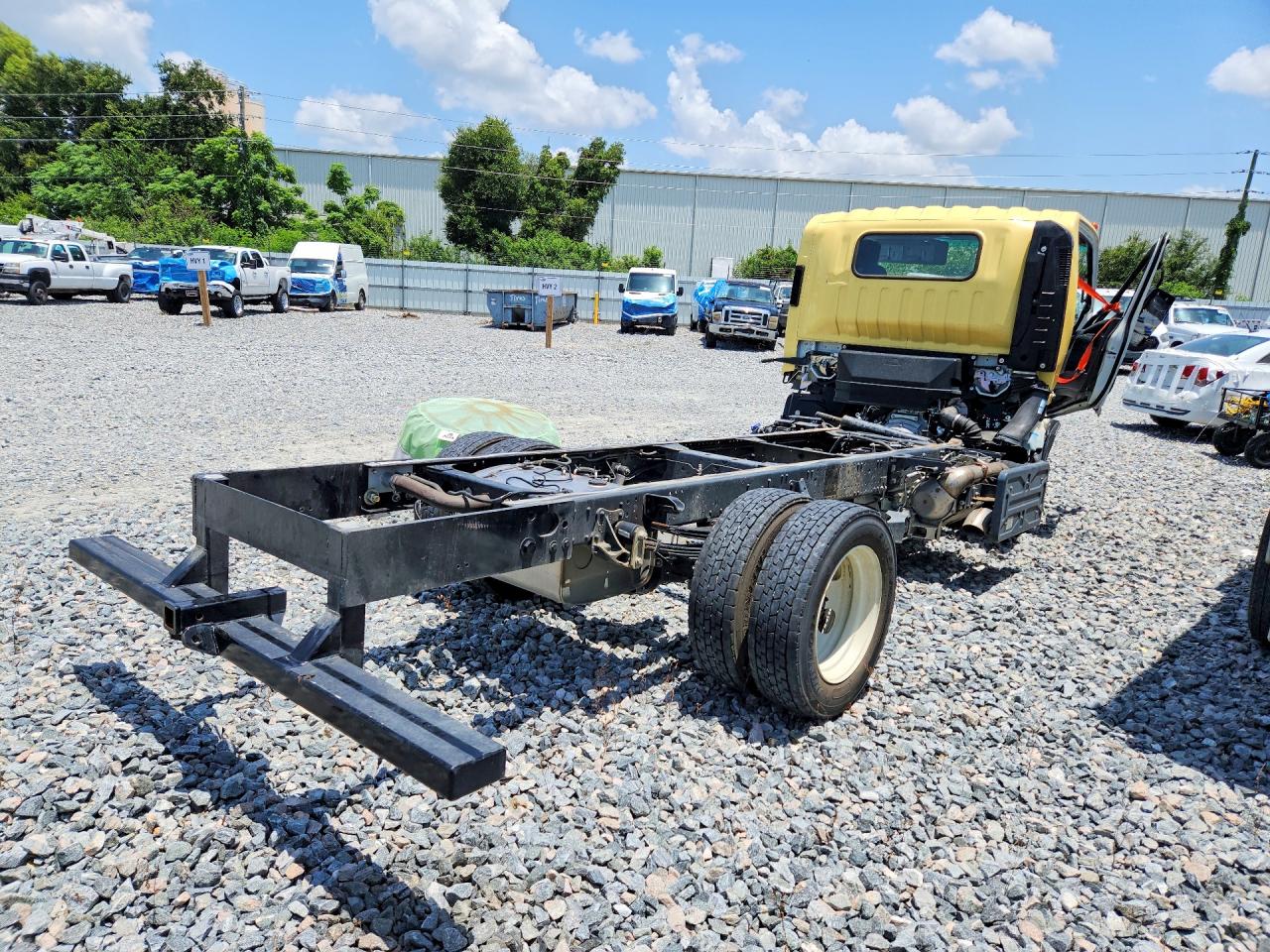 JALE5W164R7305405 · 2024 ISUZU NRR · 3/13