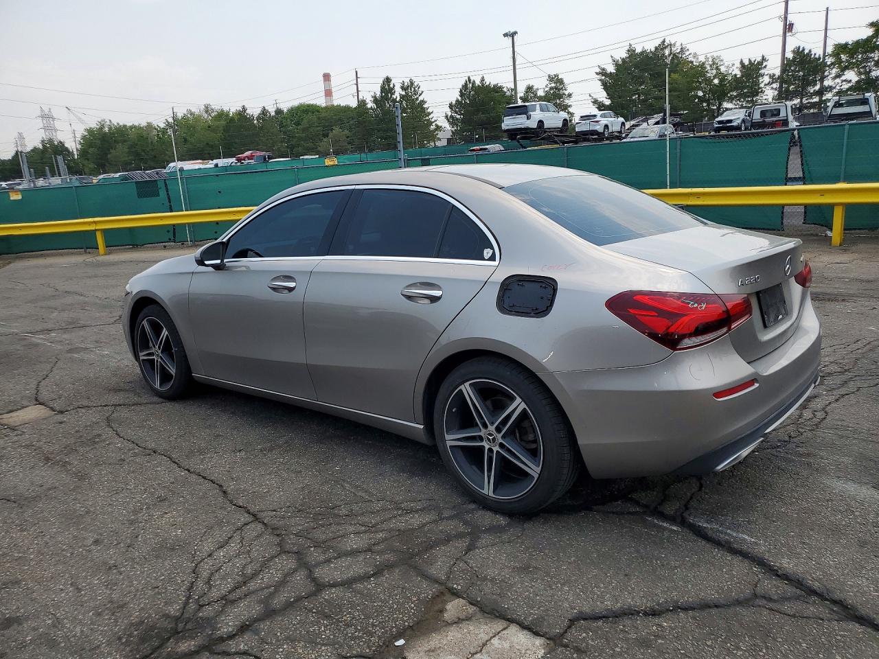 WDD3G4FB3KW002212 · 2019 MERCEDES-BENZ A · 2/13