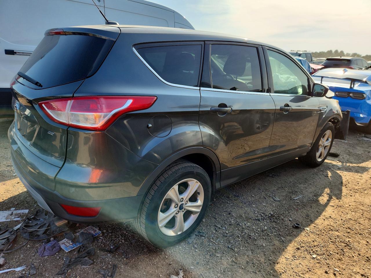 1FMCU0G77GUC21761 · 2016 FORD ESCAPE · 3/13