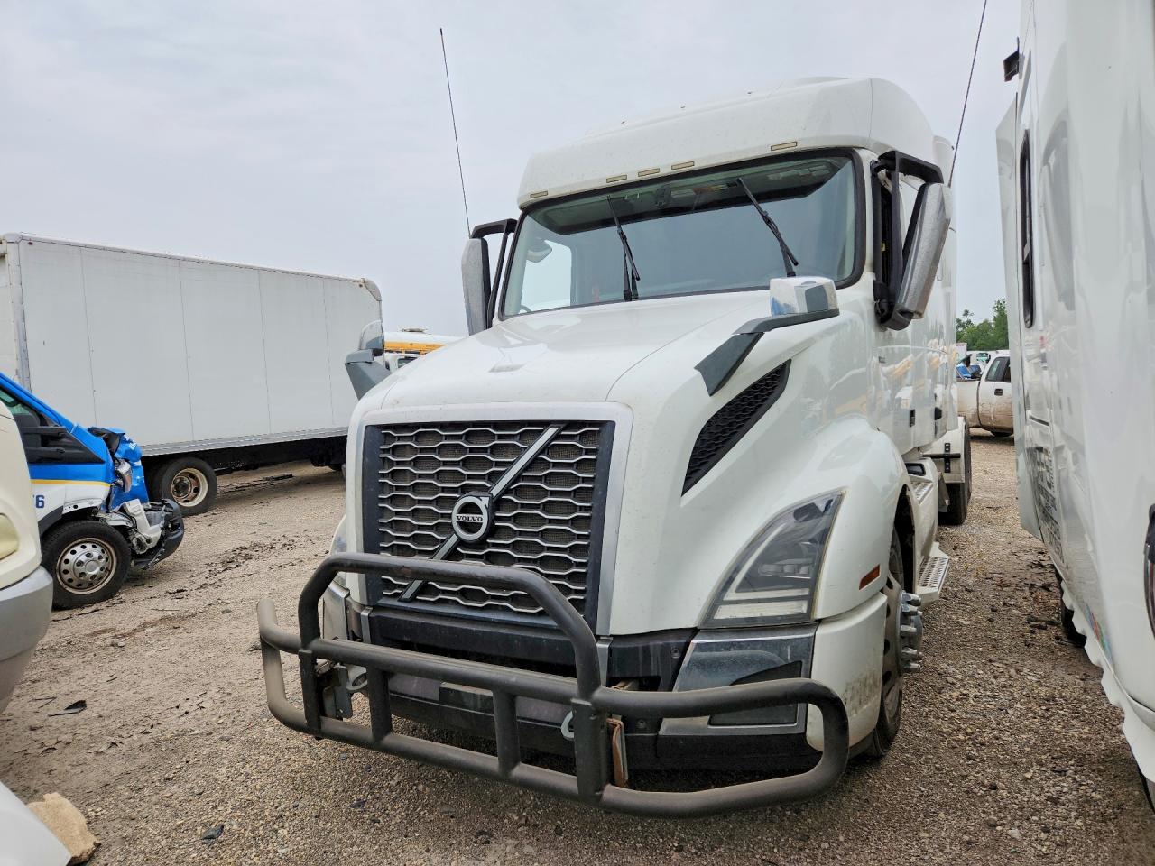 4V4NC9EH9LN243303 · 2020 VOLVO VN