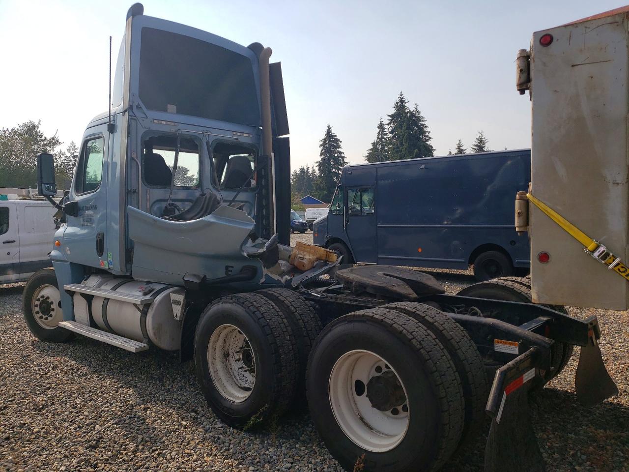 3AKJGED52FSGE7537 · 2015 FREIGHTLINER CASCADIA 125 · 2/13