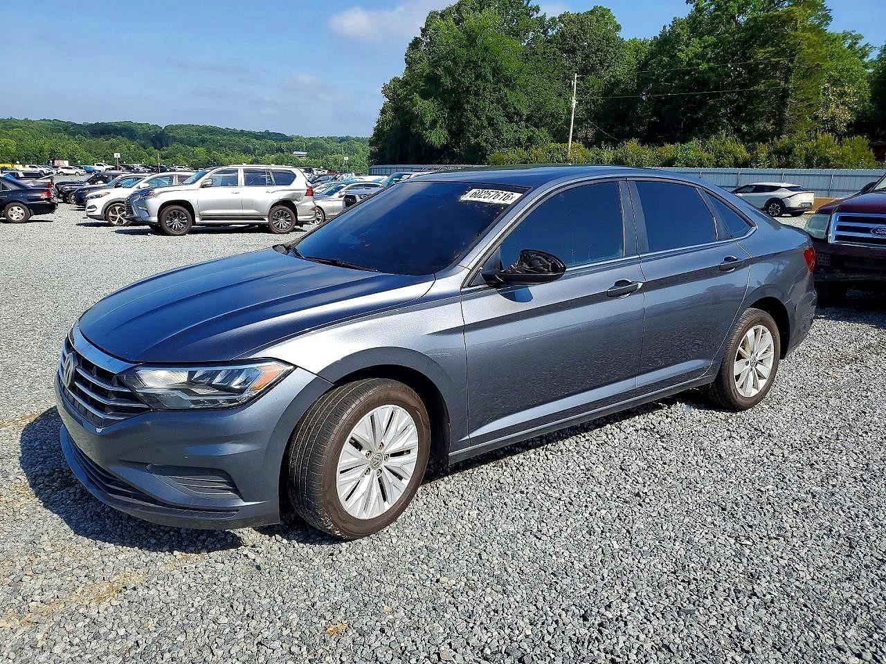 3VWC57BU0KM094725 · 2019 VOLKSWAGEN JETTA