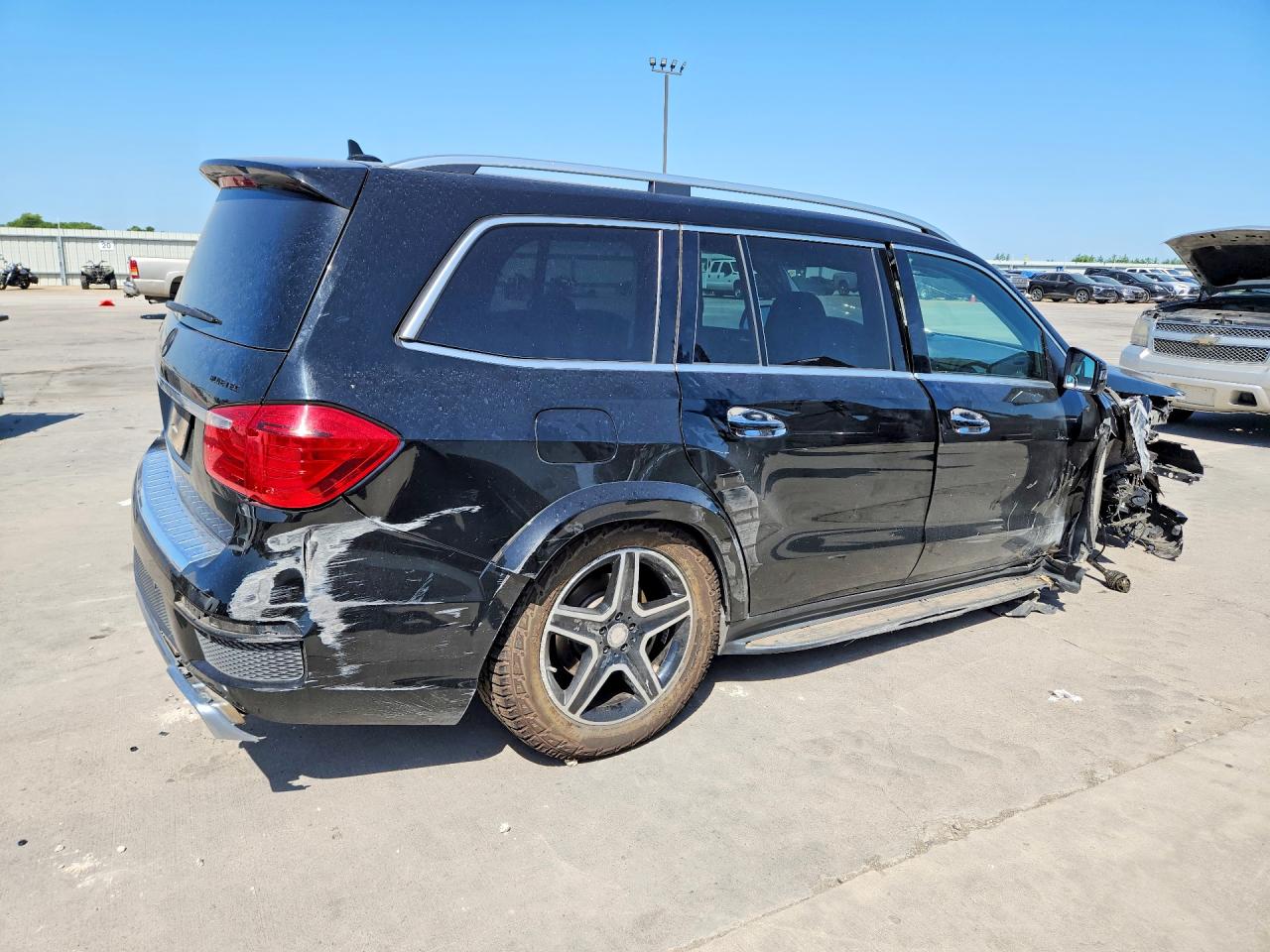 4JGDF2EE2GA695503 · 2016 MERCEDES-BENZ GL · 3/13