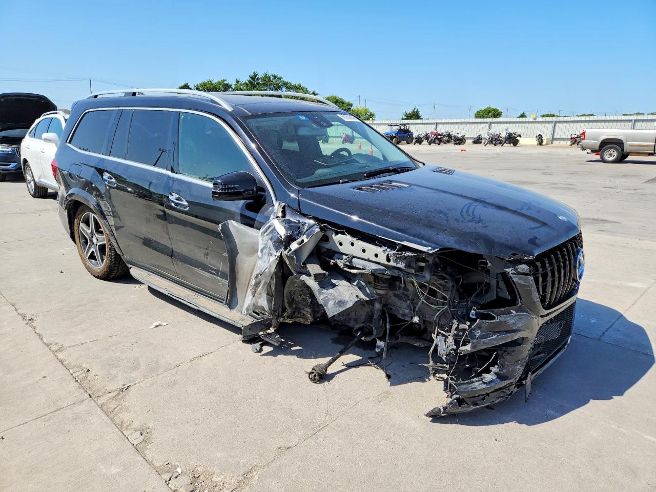 4JGDF2EE2GA695503 · 2016 MERCEDES-BENZ GL · 4/13