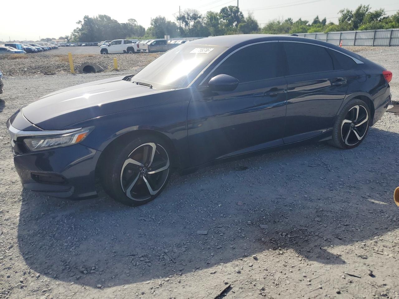 1HGCV1F16JA069423 · 2018 HONDA ACCORD