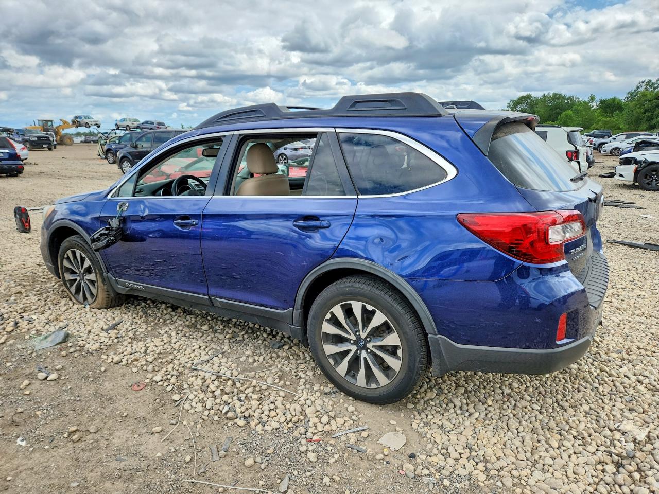 4S4BSBNC4F3327344 · 2015 SUBARU OUTBACK · 2/13