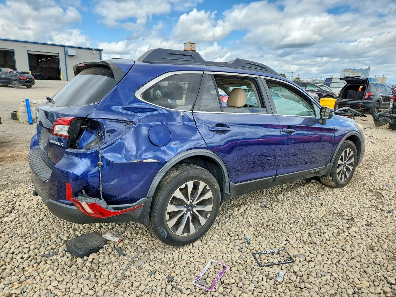 4S4BSBNC4F3327344 · 2015 SUBARU OUTBACK · 3/13