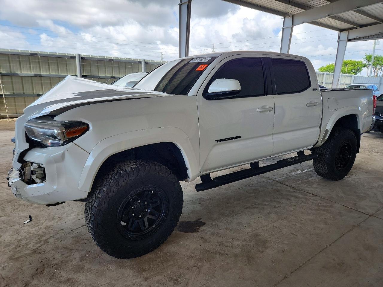 3TMAZ5CN7JM057115 · 2018 TOYOTA TACOMA