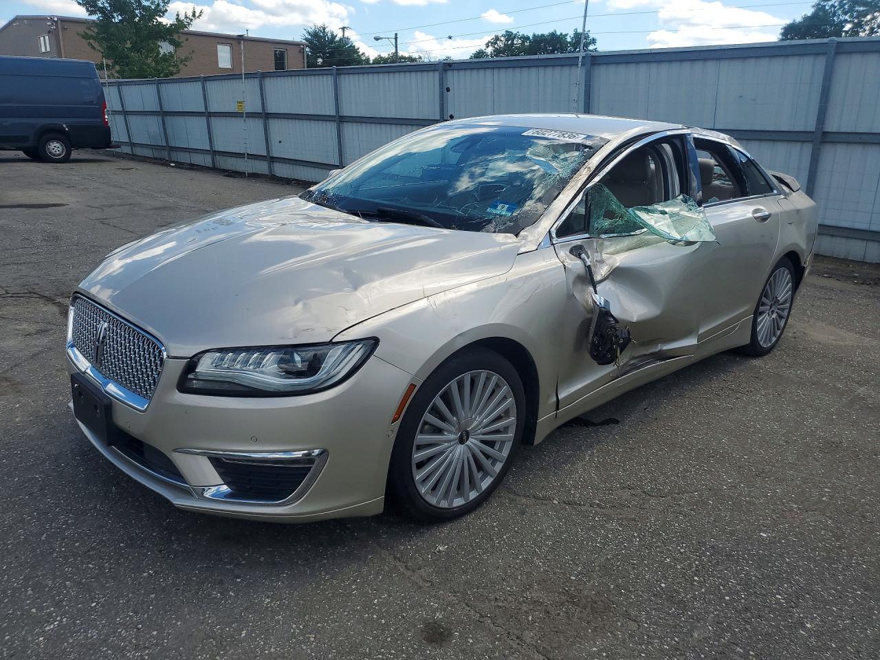 3LN6L5MU9HR653297 · 2017 LINCOLN MKZ