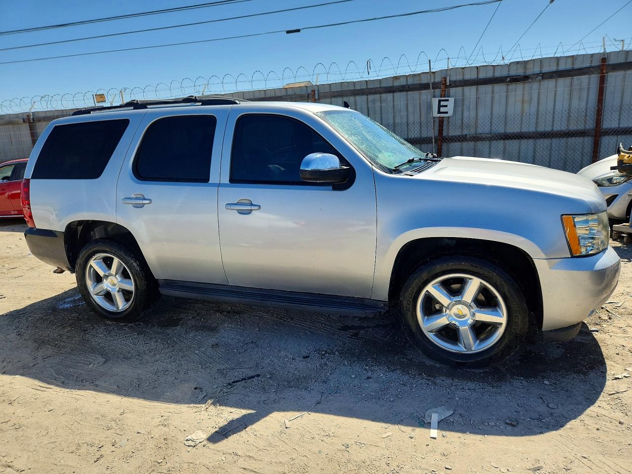 1GNSCBE00BR257010 · 2011 CHEVROLET TAHOE · 4/13