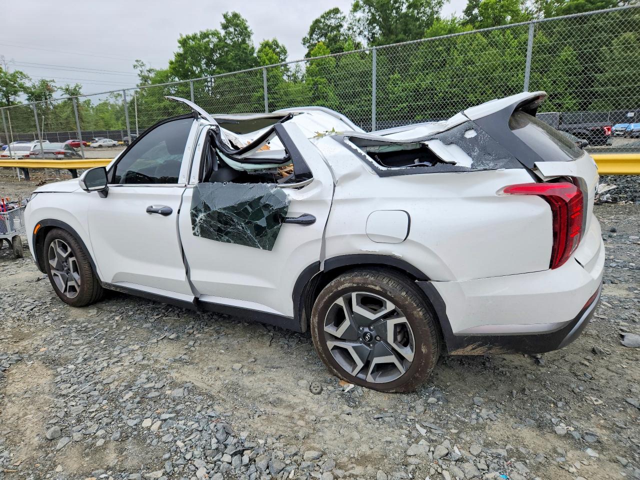 KM8R4DGE5RU804784 · 2024 HYUNDAI PALISADE · 2/12