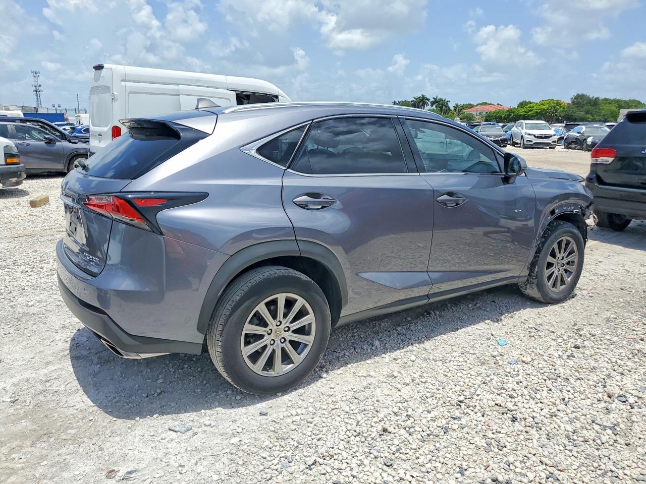 JTJYARBZ8H2082847 · 2017 LEXUS NX 200T · 3/13