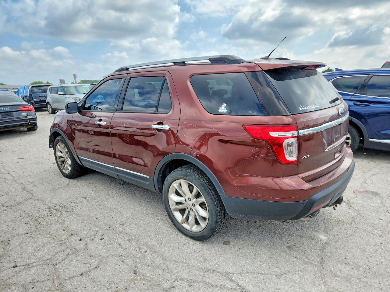 1FM5K8D85FGB95393 · 2015 FORD EXPLORER XLT · 2/13