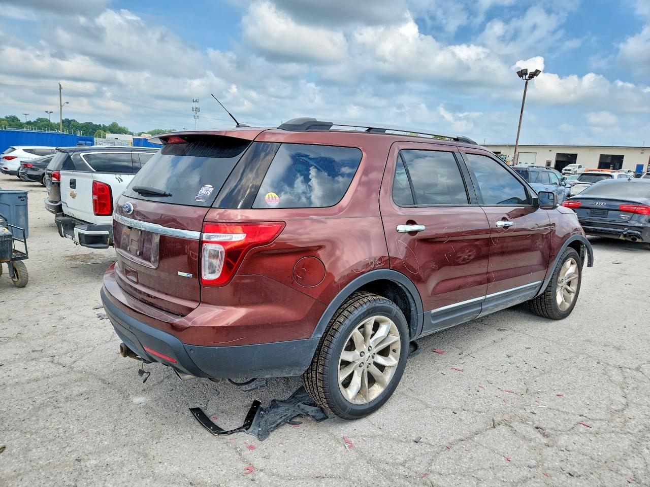 1FM5K8D85FGB95393 · 2015 FORD EXPLORER XLT · 3/13