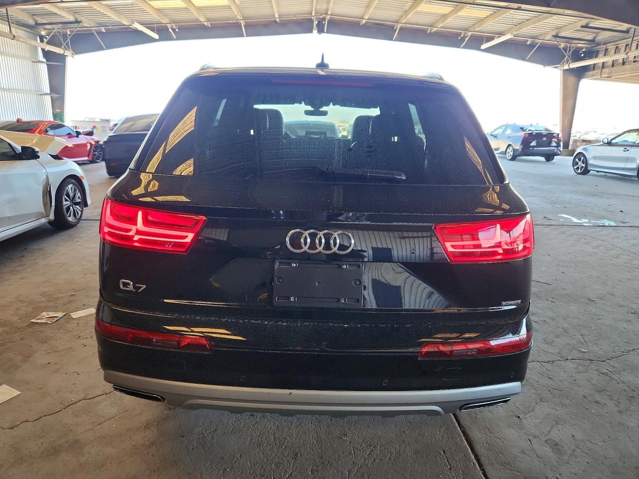 WA1LAAF74KD034078 · 2019 AUDI Q7 · 6/13